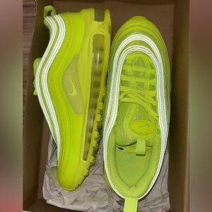 Women’s Nike airmax size 6.5y